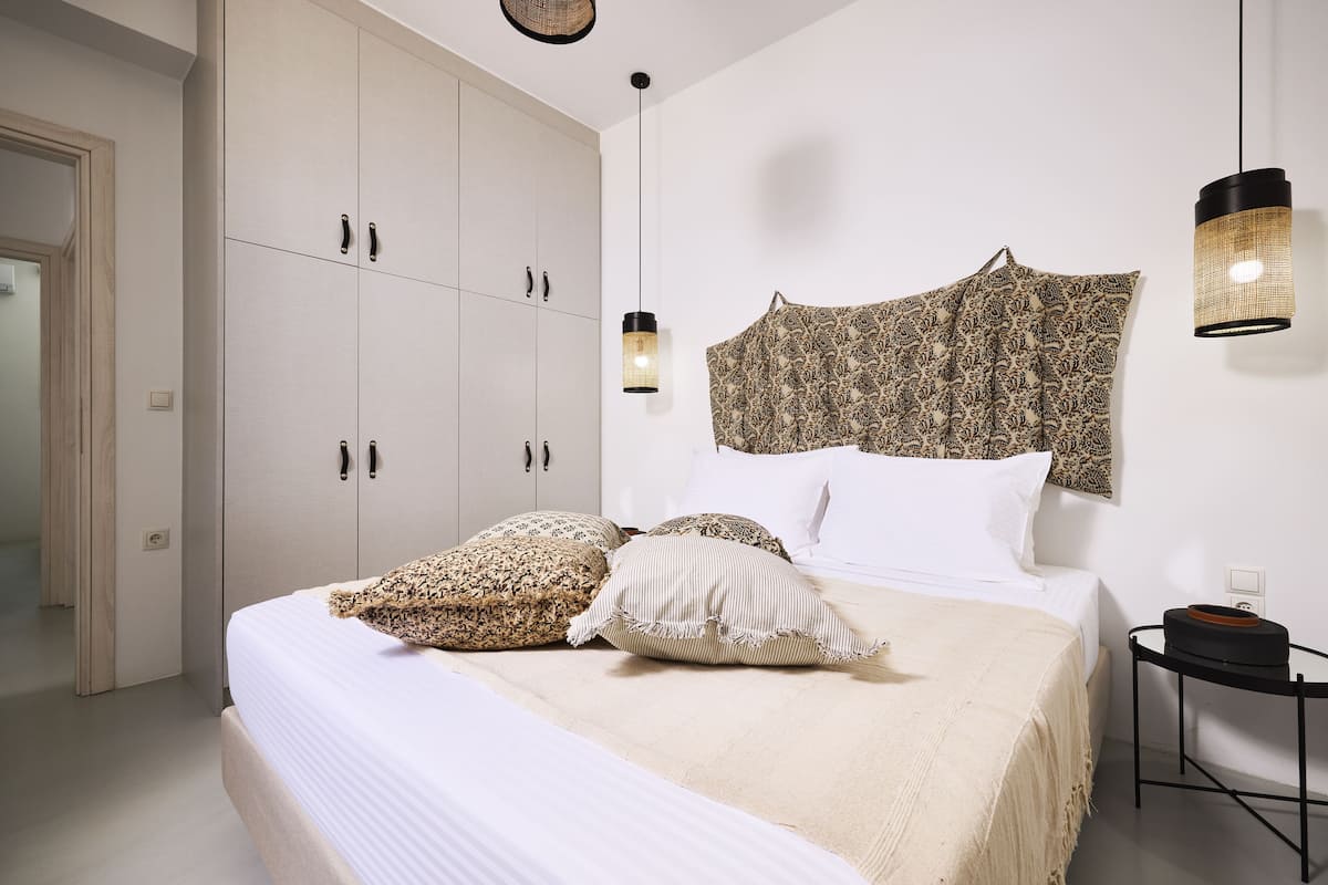 Appartement, uitzicht op zee | Een strijkplank/strijkijzer, gratis wifi, beddengoed