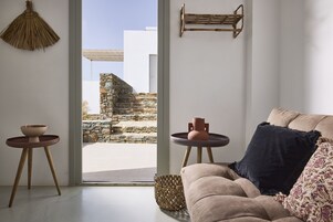 Superior Suite, Sea View | Iron/ironing board, free WiFi, bed sheets