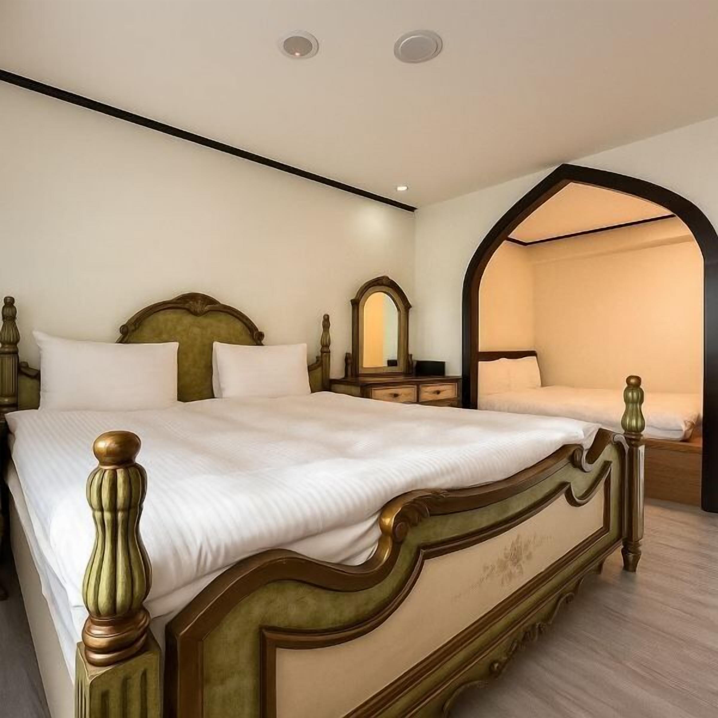 Premium bedding, down comforters, desk, soundproofing