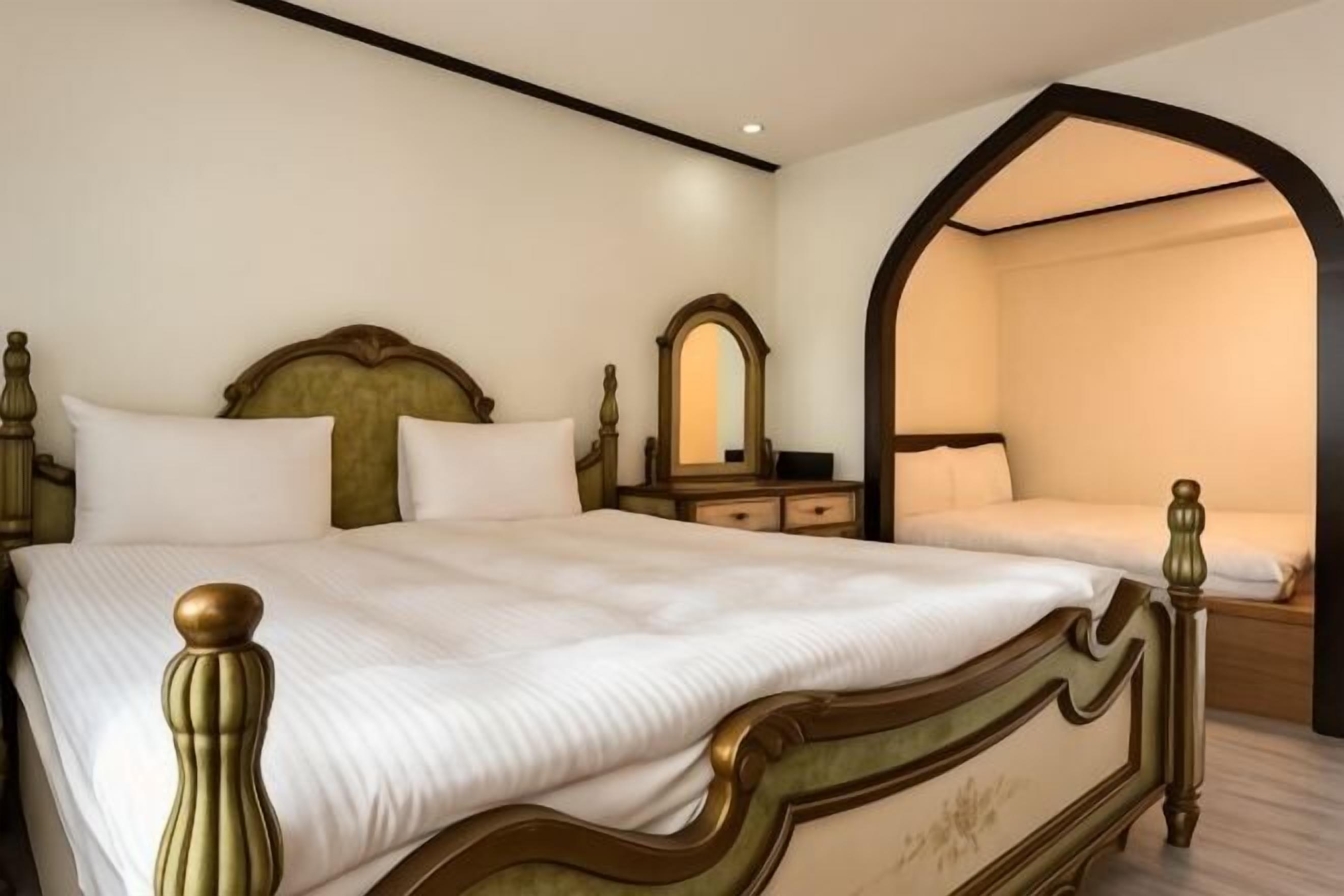 Premium bedding, down comforters, desk, soundproofing