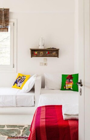 In-room safe, free WiFi, bed sheets