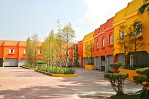 Courtyard - Chusha Motel (Gongguan)