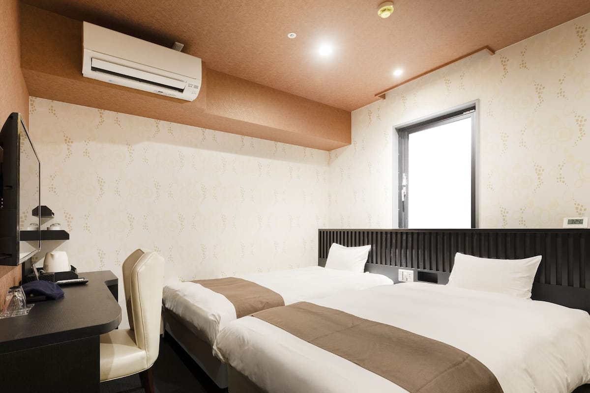 Cortinas blackout, tabla de planchar con plancha y wifi gratis