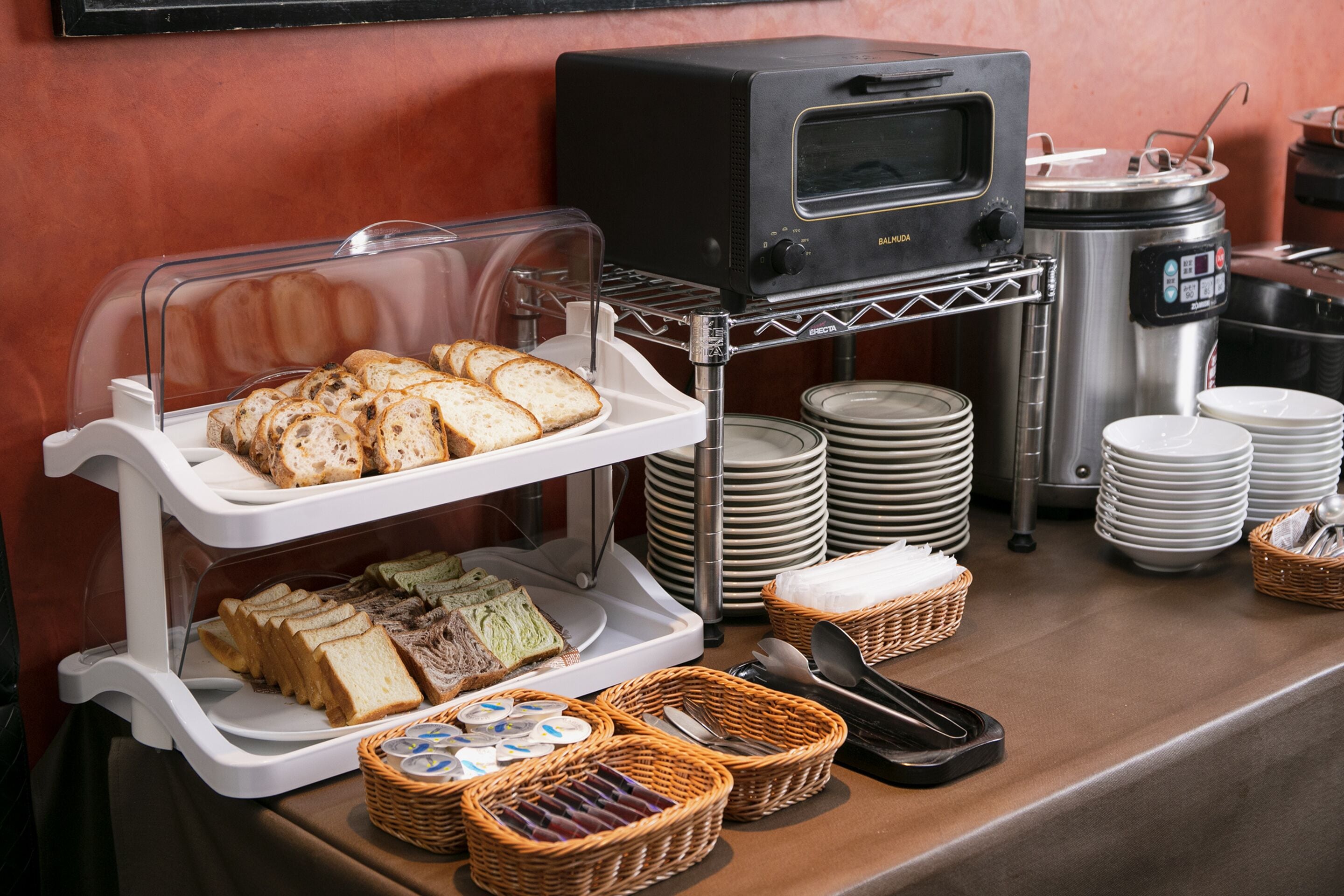 daily cooked-to-order breakfast (jpy 1500 per person)