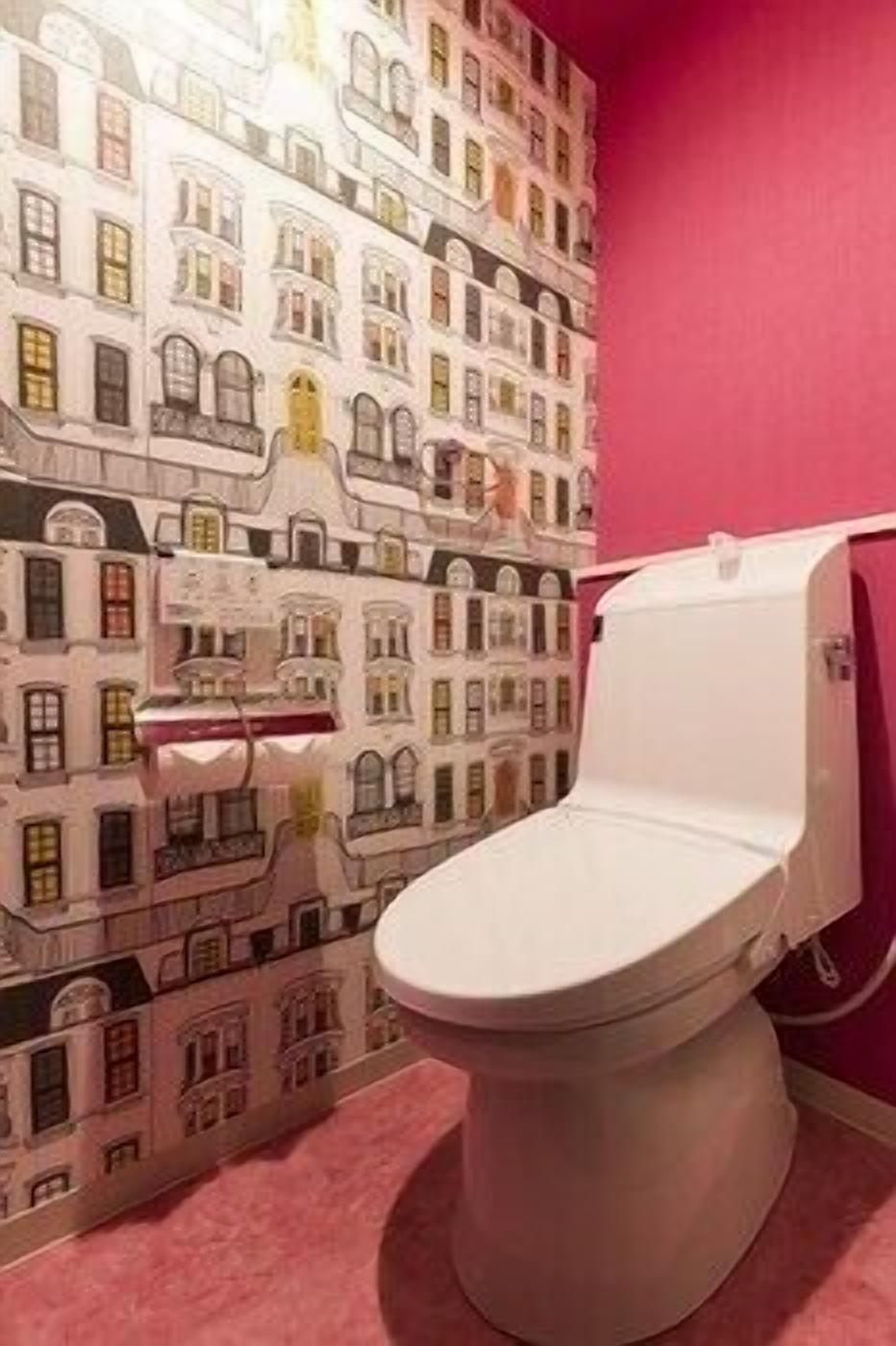 Baño | Ducha y bañera combinadas y artículos de higiene personal gratuitos