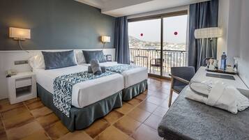 Minibar, Schreibtisch, kostenloses WLAN, Bettwäsche