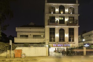 Façade de l’hébergement - soirée/nuit