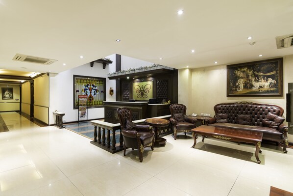 Lobby sitting area - Treebo Royce, New Friends Colony (New Delhi)