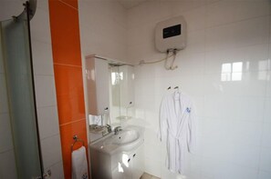 Shower, free toiletries, hair dryer, bathrobes