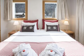 Double Room (Budget) | Desk, blackout curtains, free cots/infant beds, rollaway beds - Restaurant - Hotel Sonnmatten (Zermatt)