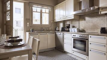 Vila Premium, 4 kamar tidur | Dapur pribadi | Lemari es besar, microwave, oven, dan kompor