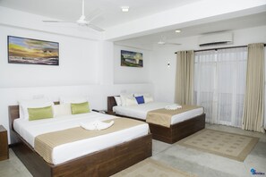 ห้องพัก | เครื่องนอนระดับพรีเมียม, มินิบาร์, ตู้นิรภัยในห้องพัก, โต๊ะทำงาน