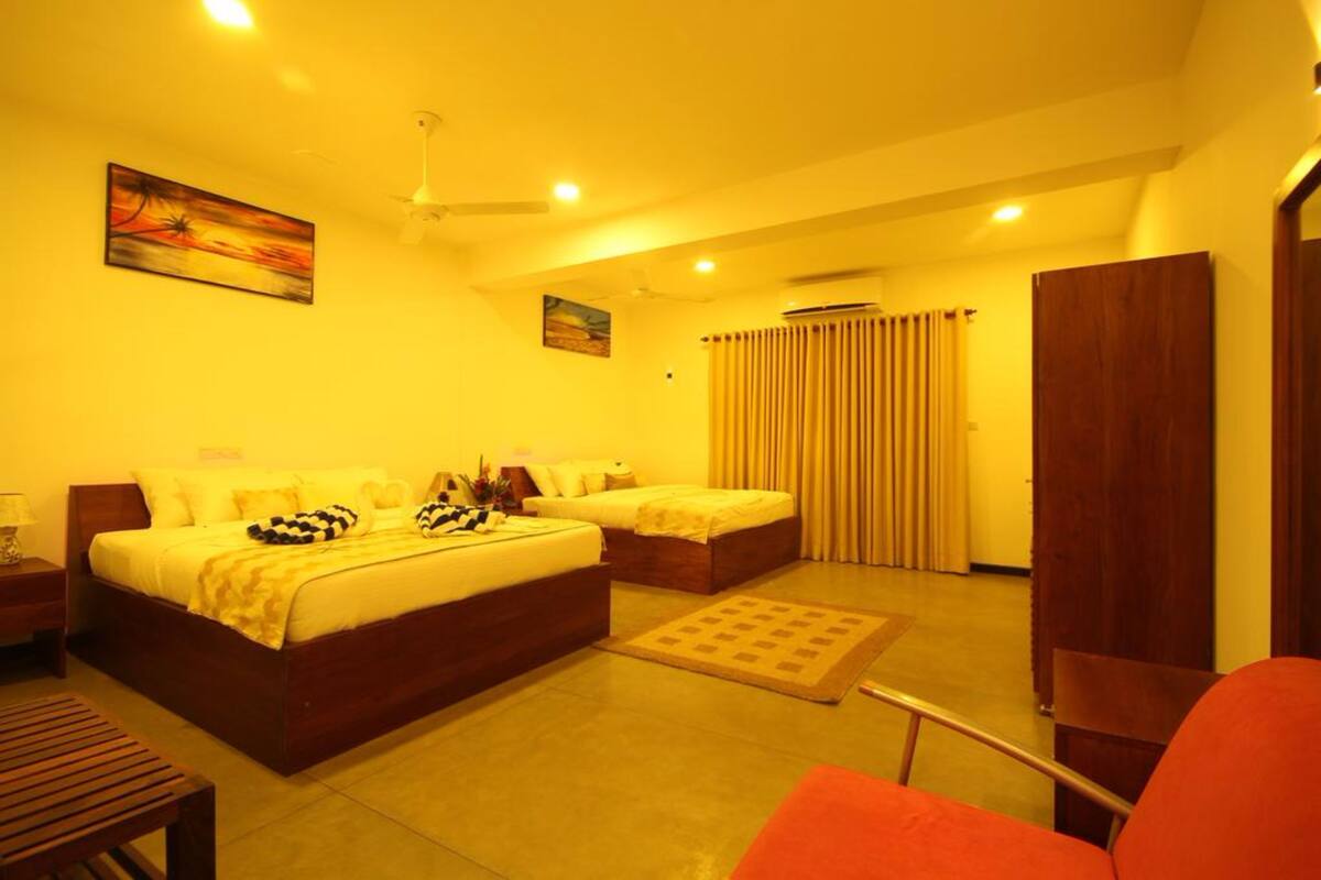 Deluxe Triple Room with Balcony | Premium bedding, minibar, in-room safe, desk