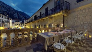 Outdoor dining - Hotel Cattaro (Kotor)
