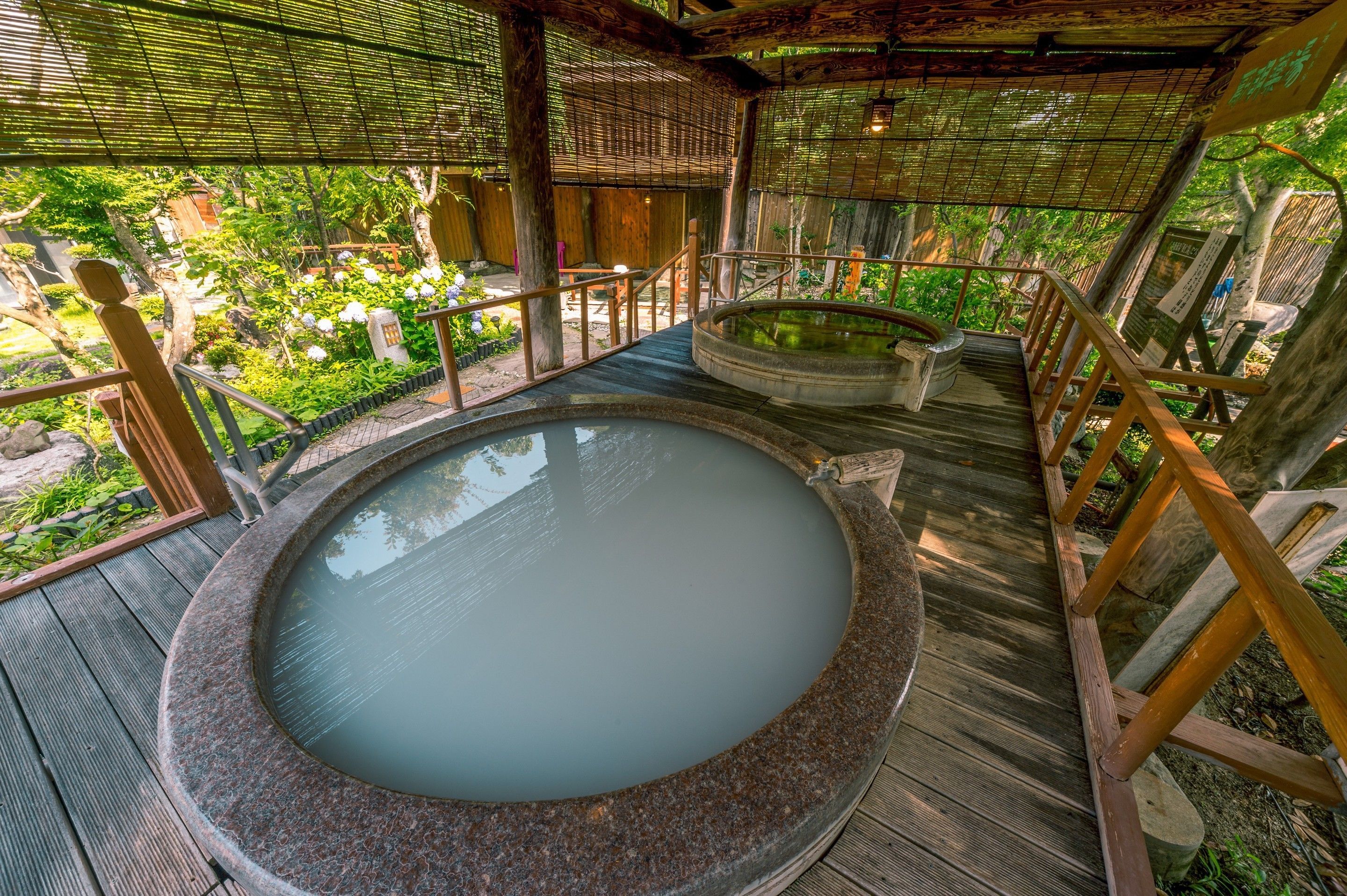 body treatments, aromatherapy, sports massages, facials, reflexology