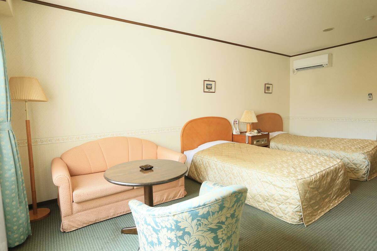 in-room safe, free wifi