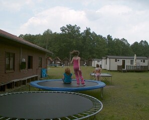Zona de juegos infantil al aire libre