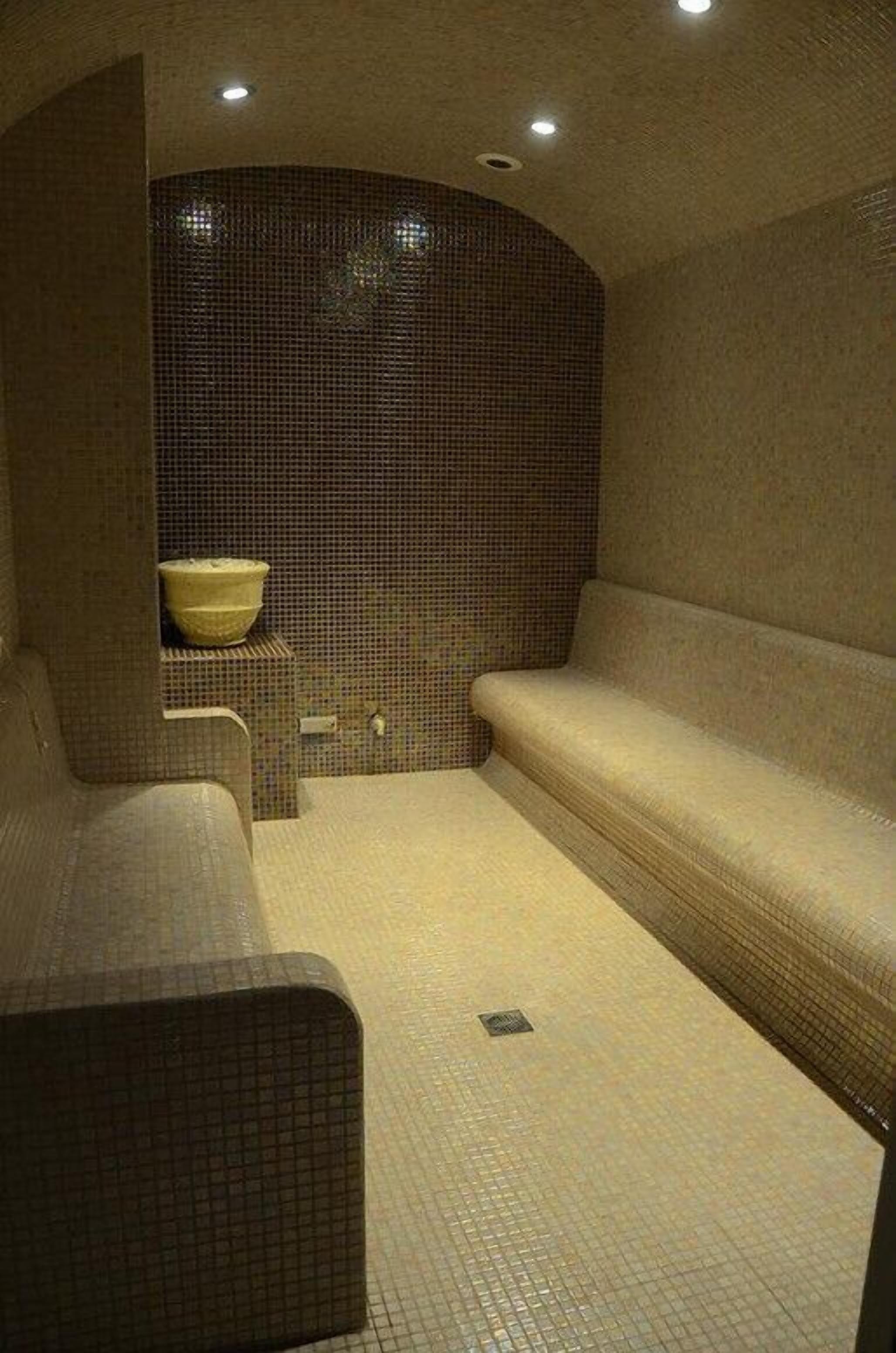 steam room