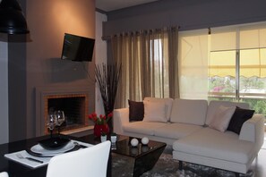 1 bedroom, Egyptian cotton sheets, premium bedding, in-room safe - Urban Residence (Marousi)