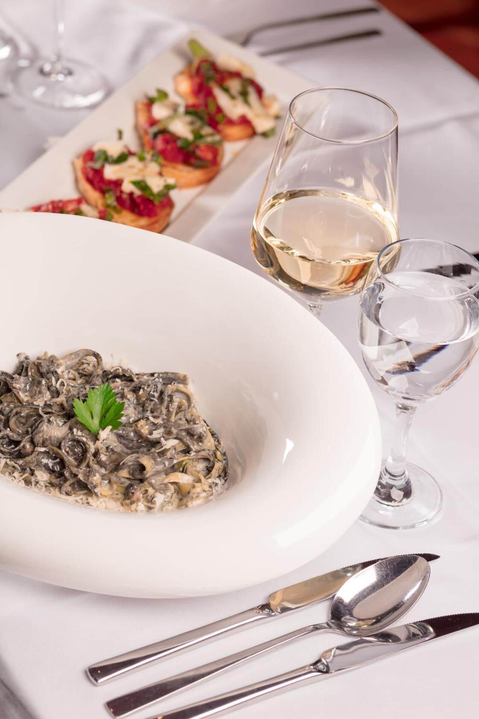 breakfast, lunch, dinner served; mediterranean cuisine