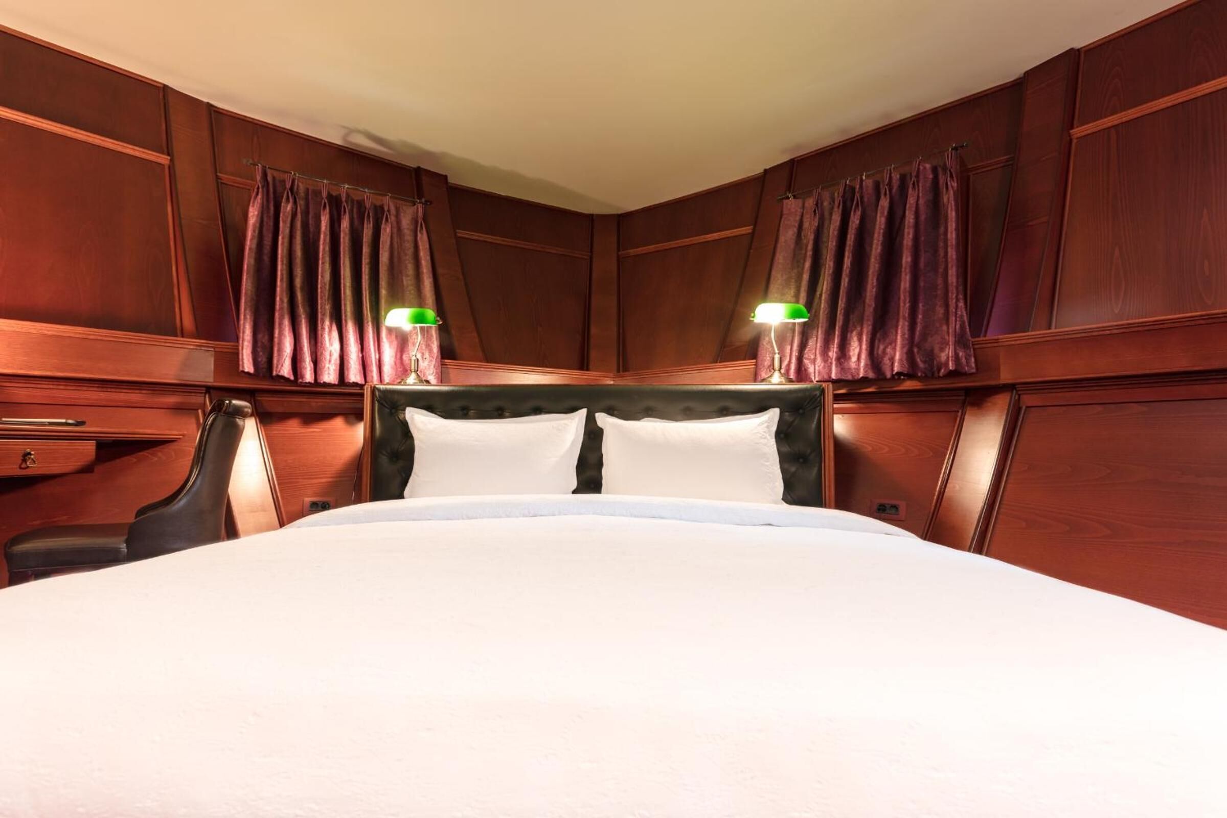 minibar, in-room safe, desk, soundproofing