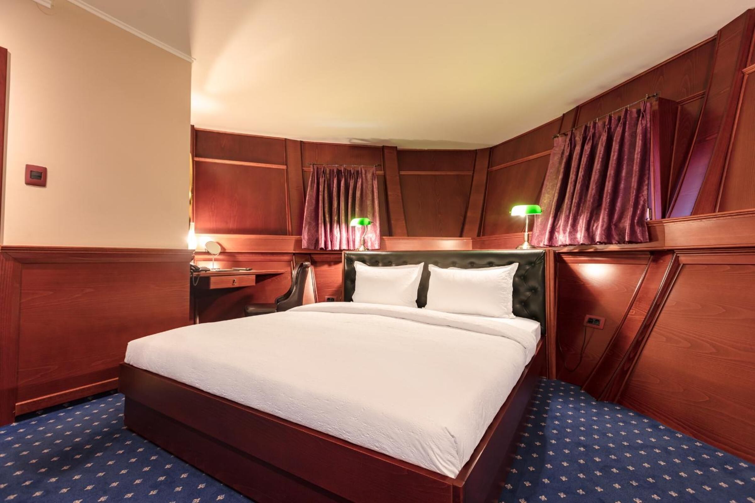 Minibar, in-room safe, desk, soundproofing