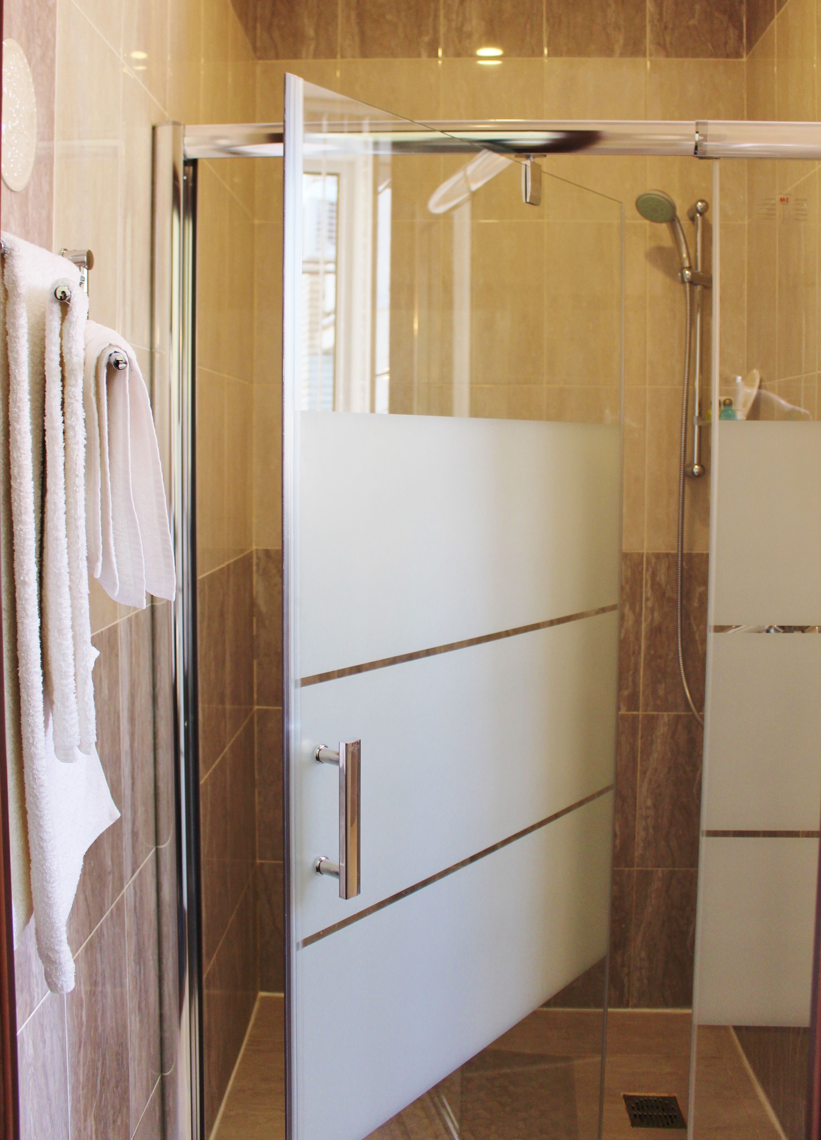 Suite | Bathroom shower