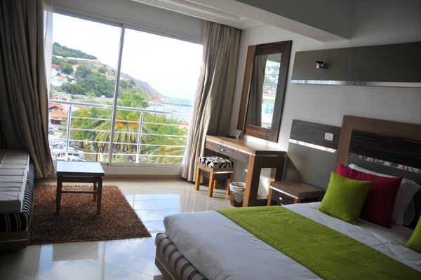 Suite | Premium bedding, in-room safe, blackout drapes, soundproofing