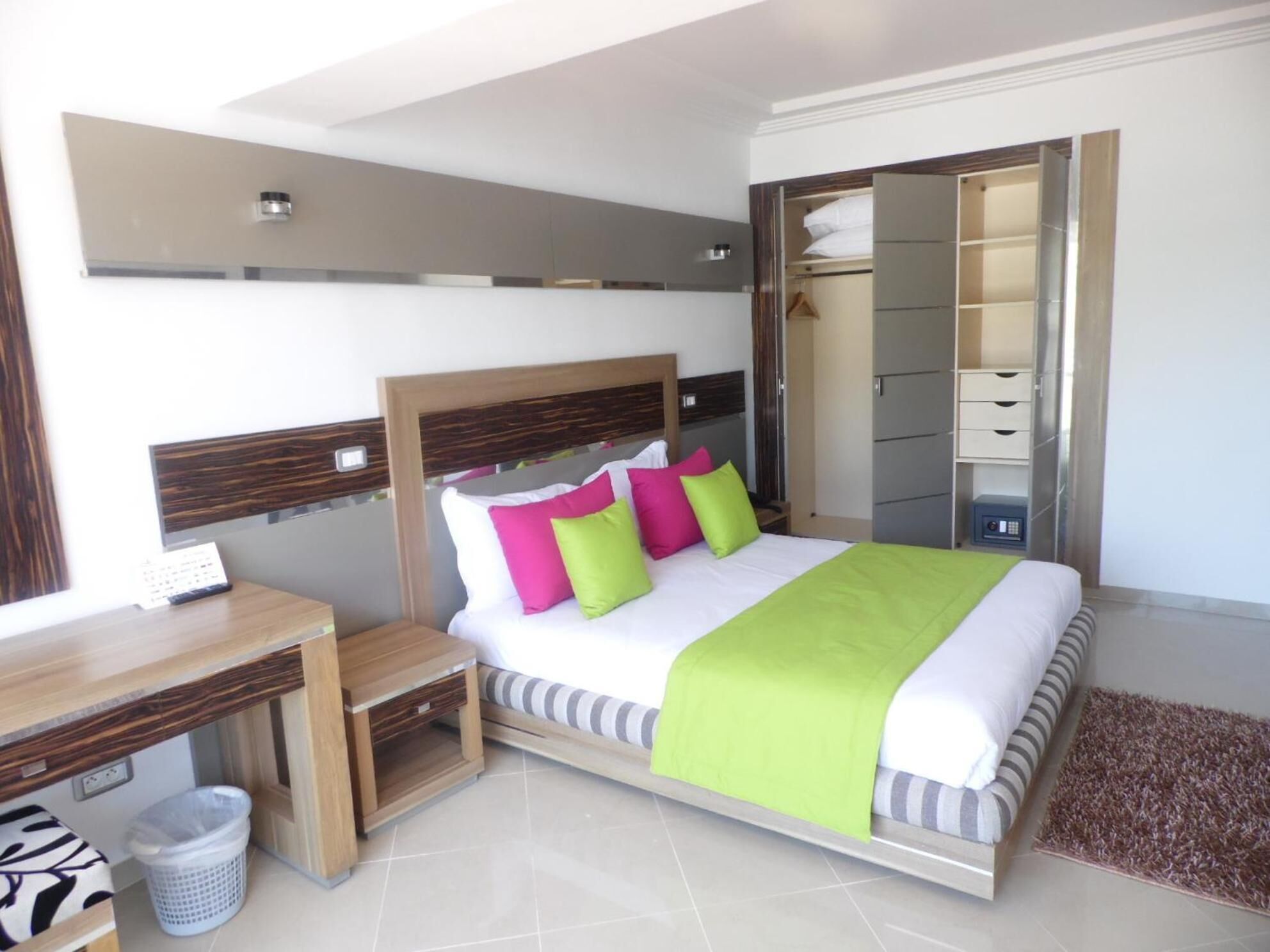 premium bedding, in-room safe, blackout curtains, soundproofing