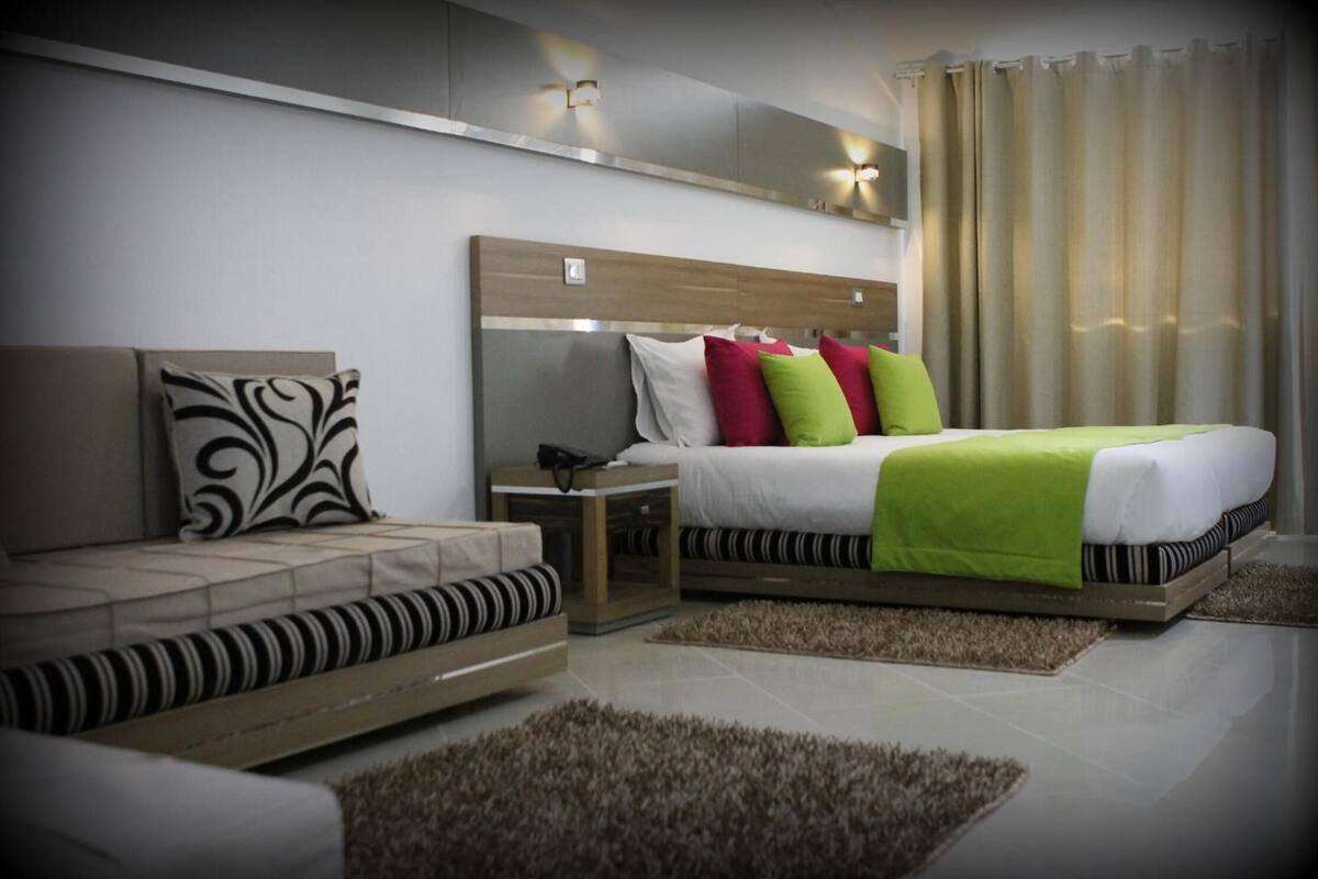 premium bedding, in-room safe, blackout curtains, soundproofing