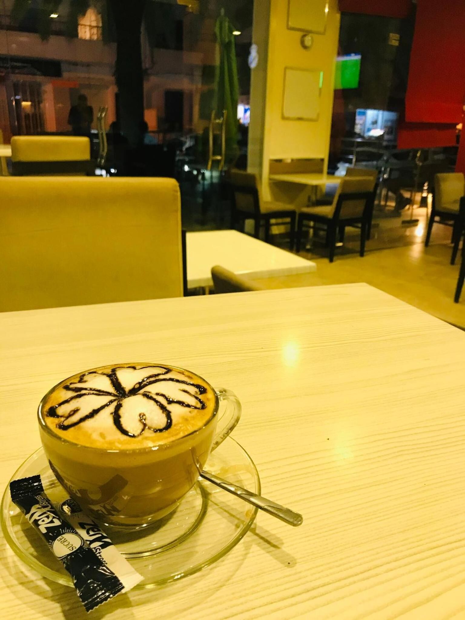 lunch and dinner served, international cuisine