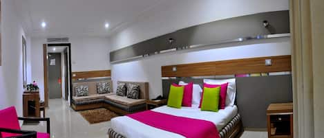 Premium bedding, in-room safe, blackout curtains, soundproofing