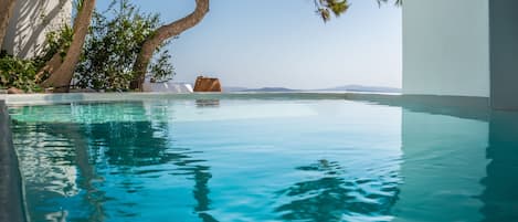 Seasonal outdoor pool, sun loungers