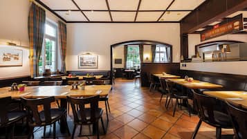 Esmorzar diari d'estil bufet (24.5 EUR per persona)