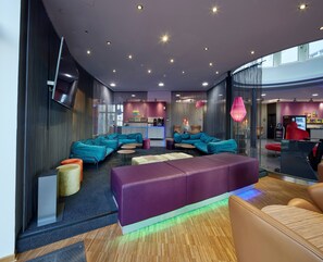 Lobby sitting area - Hotel Wiehberg (Hannover)
