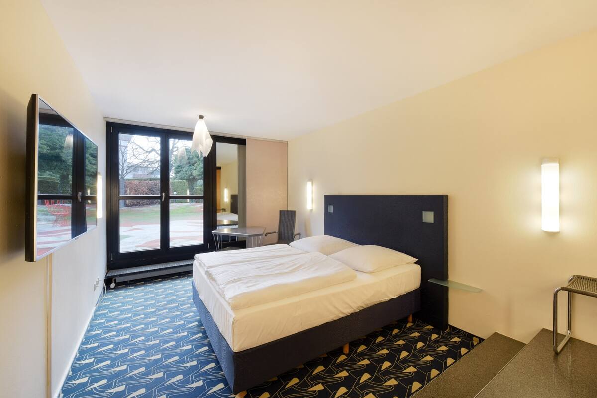 Standard Double Room | Premium bedding, desk, soundproofing, free WiFi
