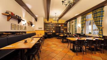 Tägliches Frühstücksbuffet gegen Gebühr