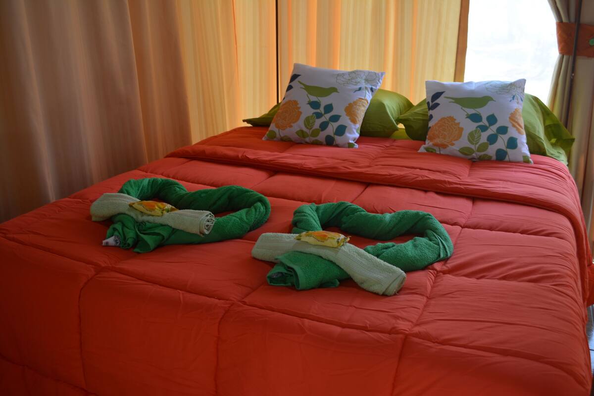 Standard-Doppelzimmer, 1 Doppelbett, Balkon, Flussblick | Minibar, kostenloses WLAN