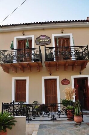 Front of property - Nikolaos Pension (Nafplio)