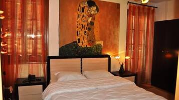 Standard Room | In-room safe, desk, soundproofing, free cribs/infant beds