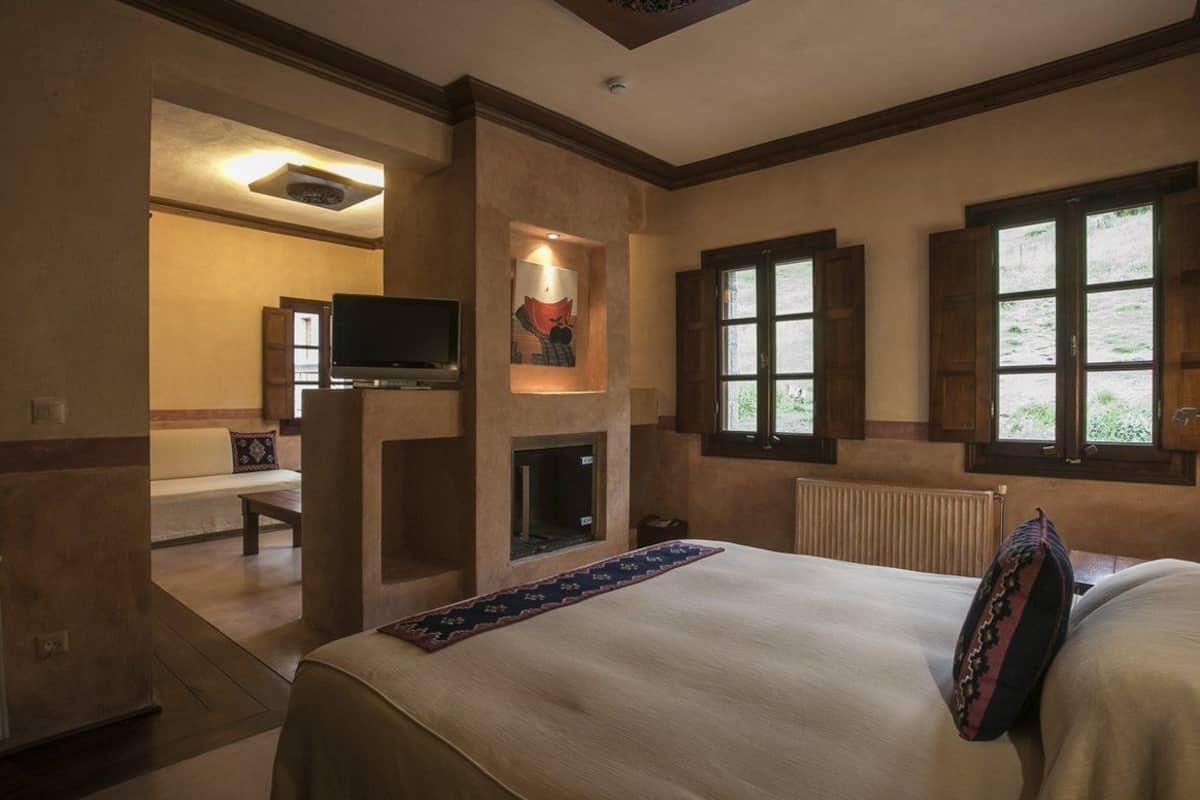 suite | minibar, in-room safe, desk, iron/ironing board