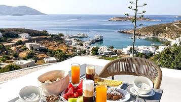Daily cooked-to-order breakfast for a fee