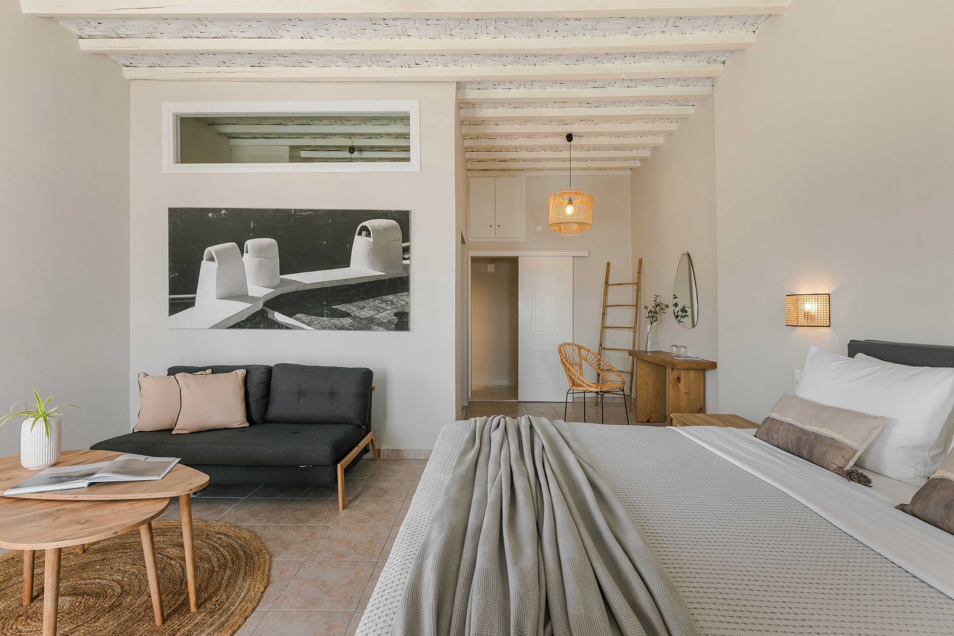 Kahden hengen deluxe-huone | Tallelokero huoneessa, yksilöllisesti sisustettu