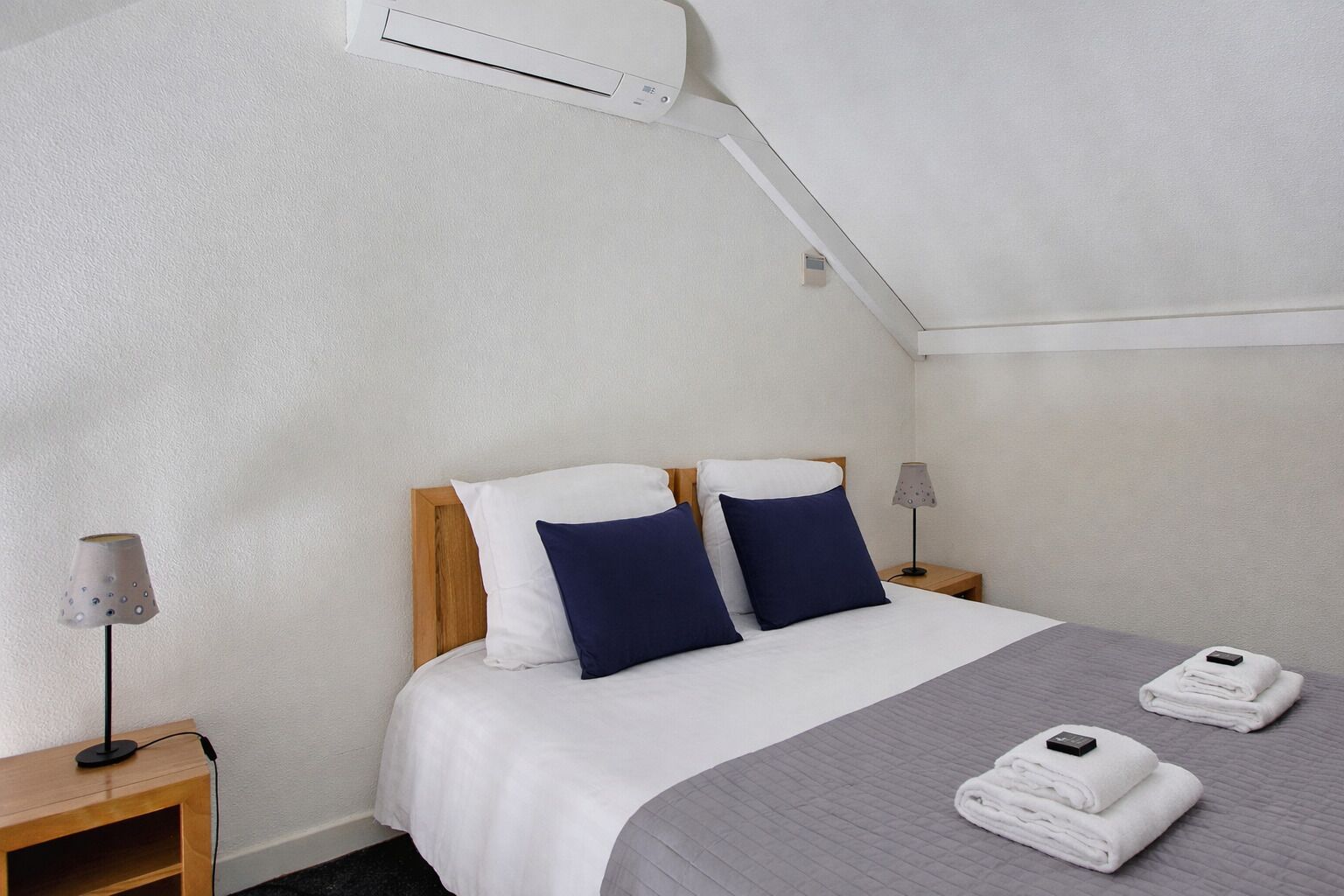 Duplex, 1 Double Bed | Soundproofing, cribs/infant beds, free WiFi, bed sheets