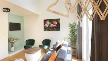 Appartement | Luxe beddengoed, een laptopwerkplek, geluiddichte muren