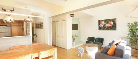 Apartment, 2 Schlafzimmer | Wohnbereich