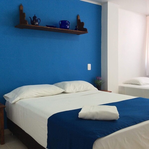 In-room safe, alarm clocks - La Posada de Lulu (San Andrés)