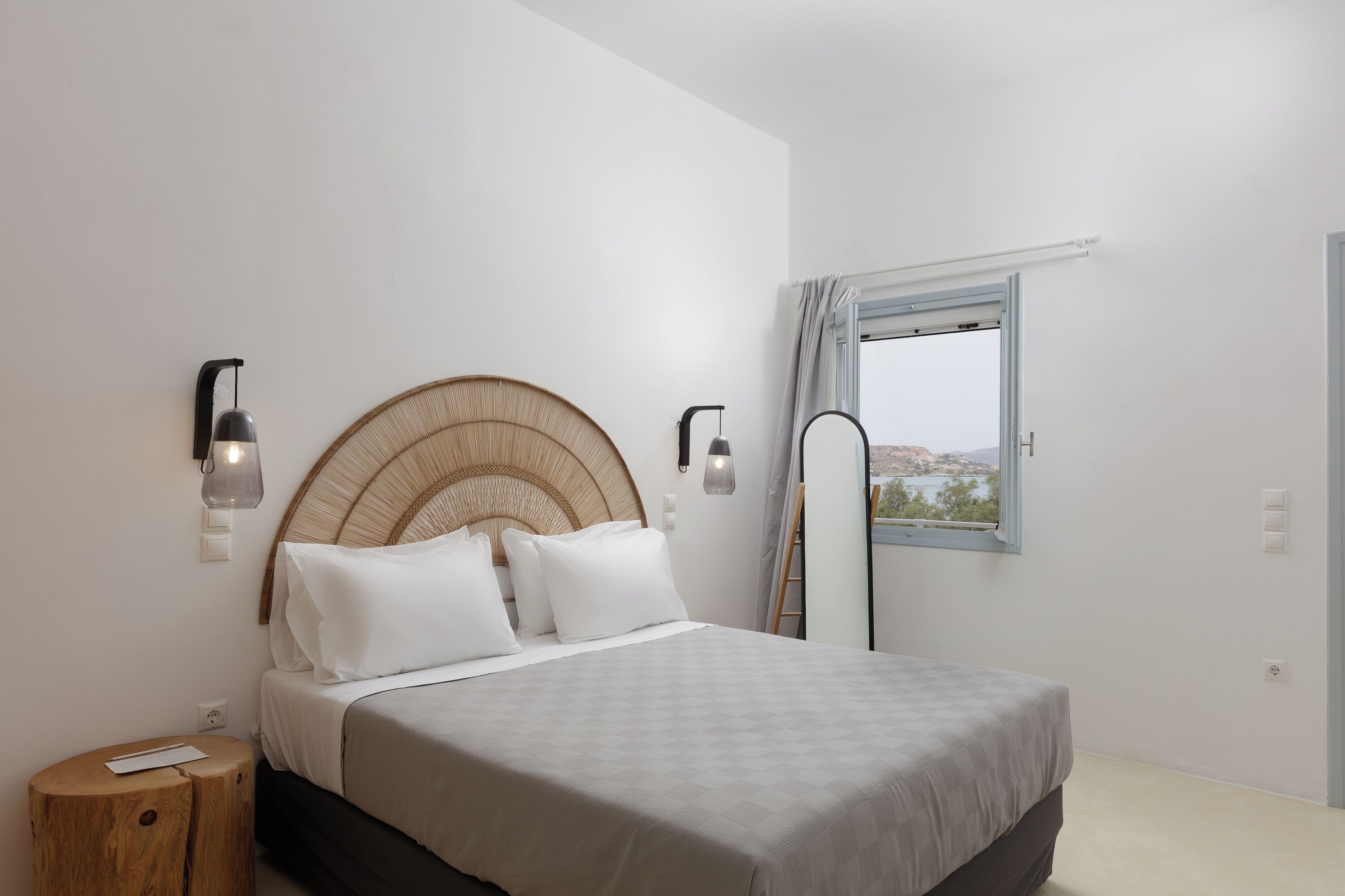 Premium bedding, minibar, in-room safe, iron/ironing board