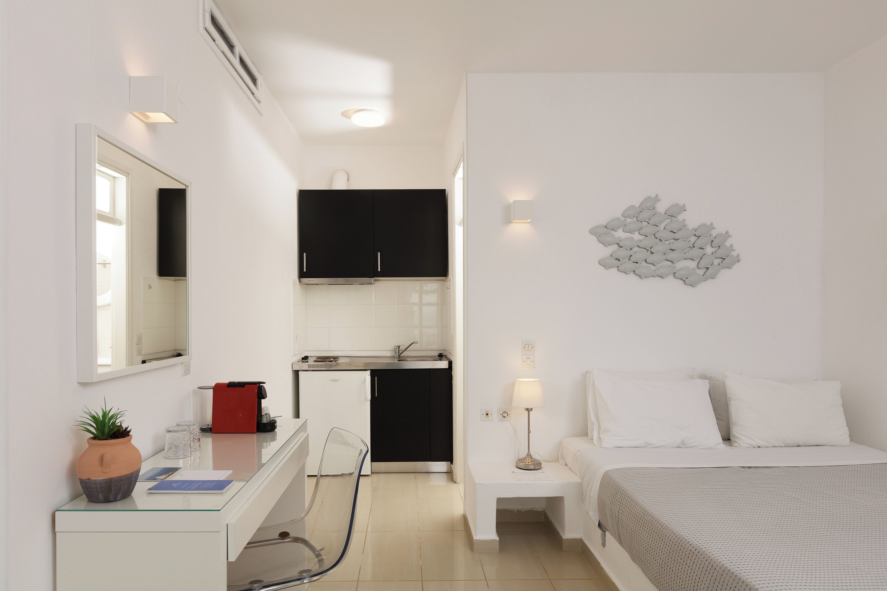 Zimmersafe, Schreibtisch, schallisolierte Zimmer, Bügeleisen/Bügelbrett