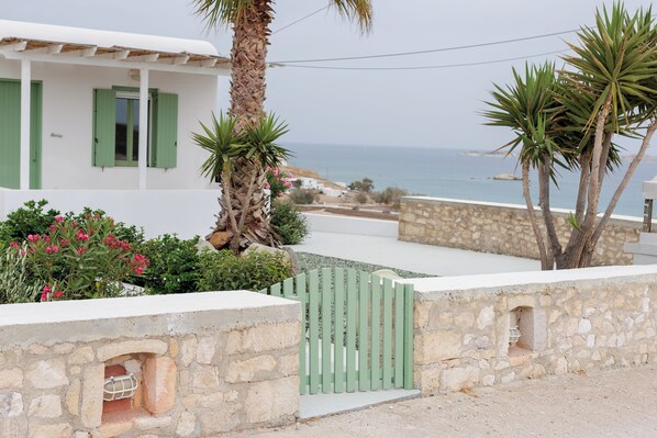 Exterior - Alikaki Kimolos (Kimolos)